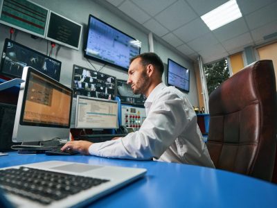 man-managing-network-of-data-center-from-computer.jpg